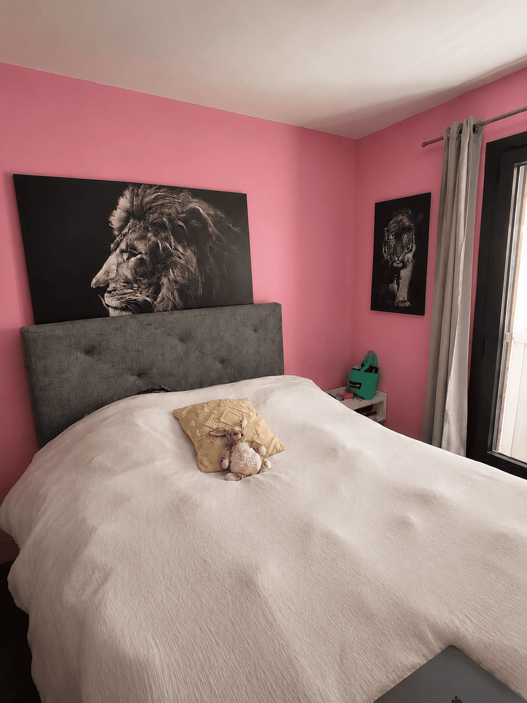 Après : « Repeins ma chambre en rose »